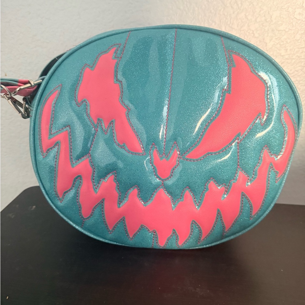 LovePainandStitches pumpkin kult bag